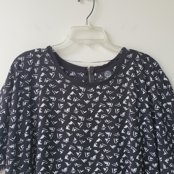 Bobeau Flowy Top - Picture 2 of 14